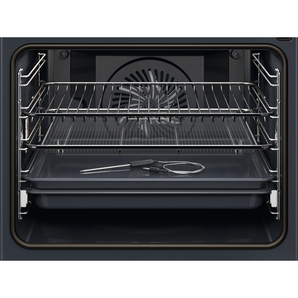 KODDP39H 71L oven cavity with shelves, baking tray and food probe