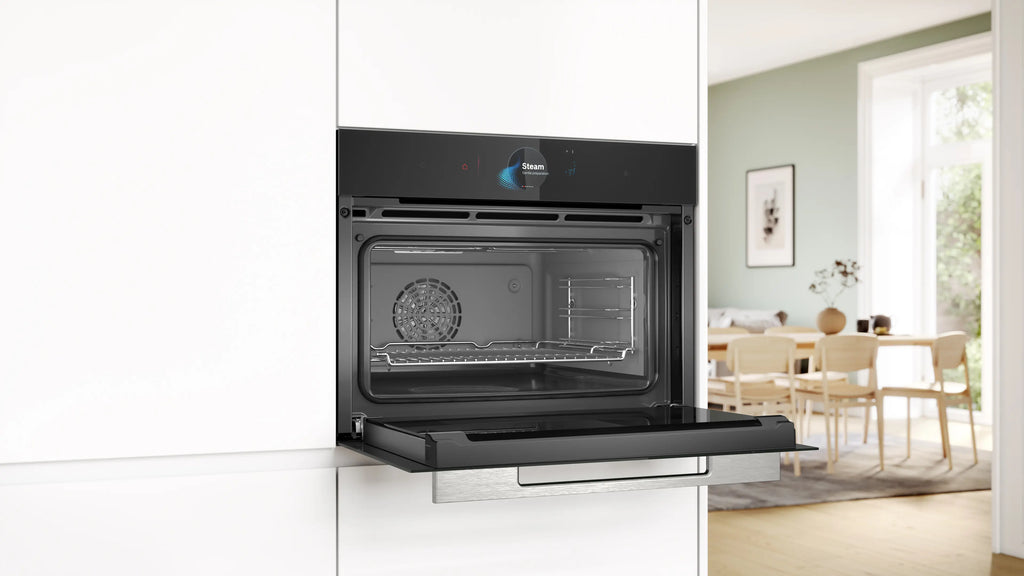 Bosch CSG7584B1 built-in compact steam oven in black, further view 4