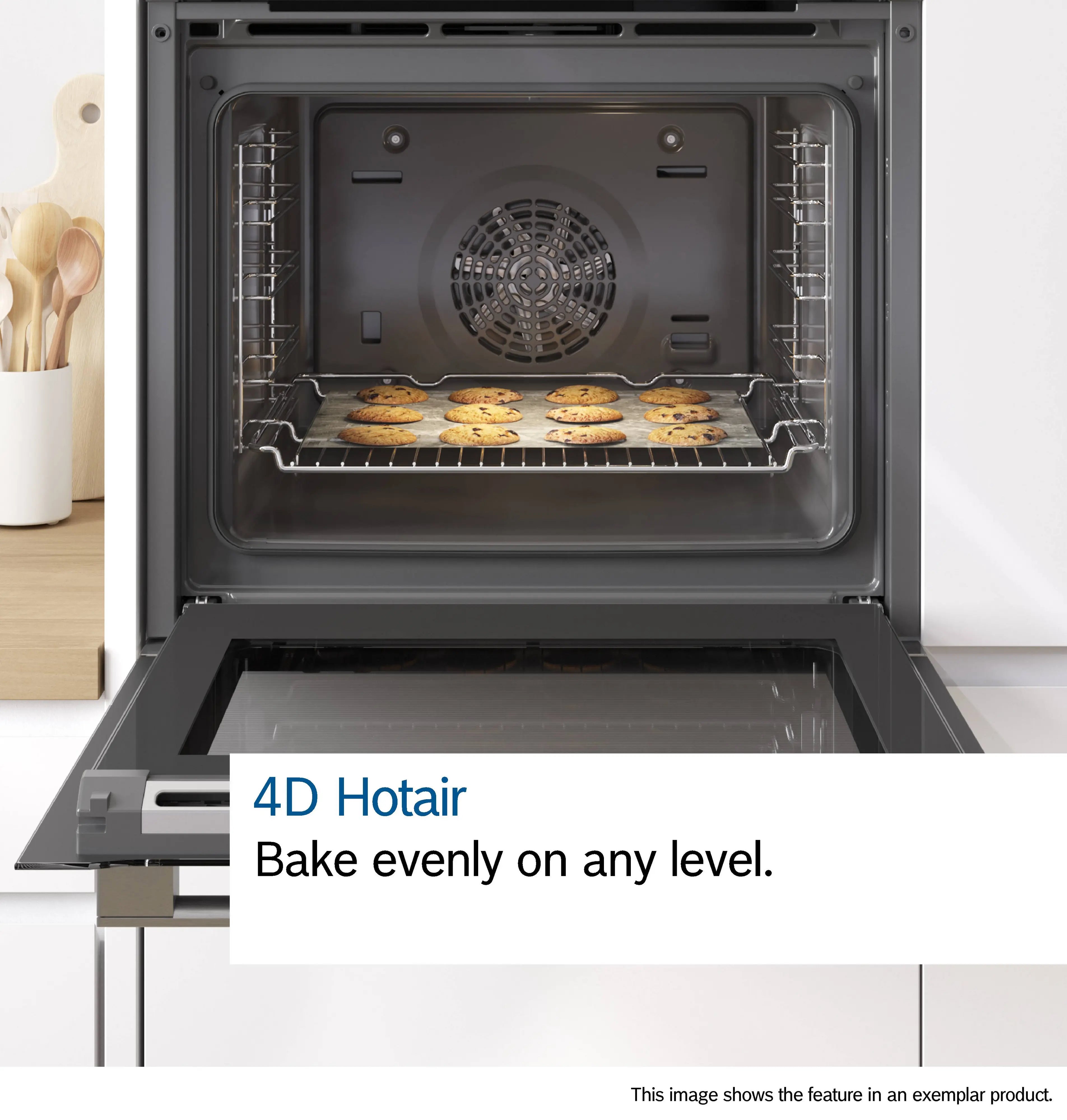 Bosch HSG938EB1 built-in steam oven in black, further view 2