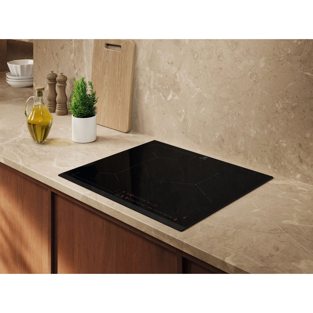 EIV63343 60cm 600 Series built-in induction hob with 3 cooking zones