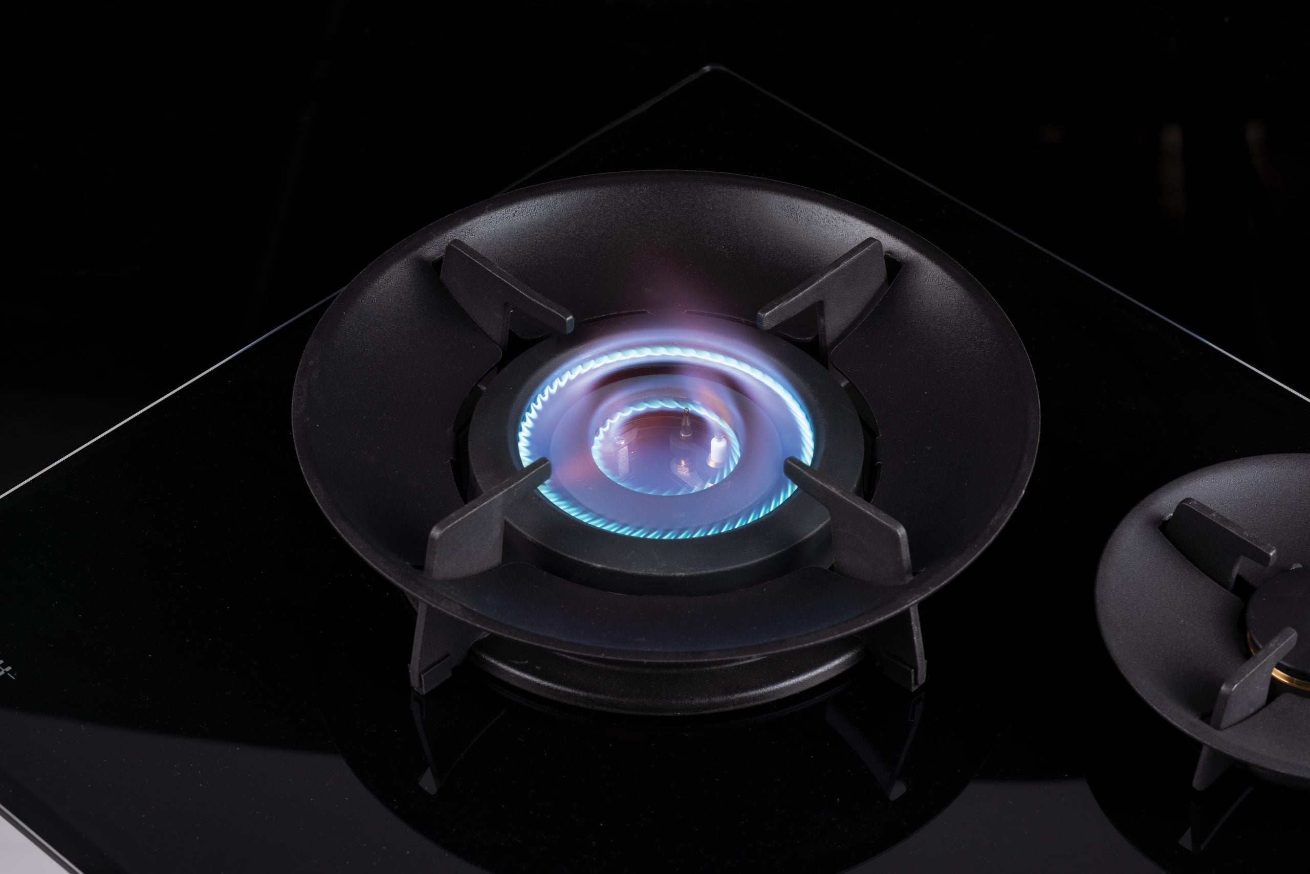 Fujioh FH-GS7030 SVGL three-burner gas hob in glass, further view 3