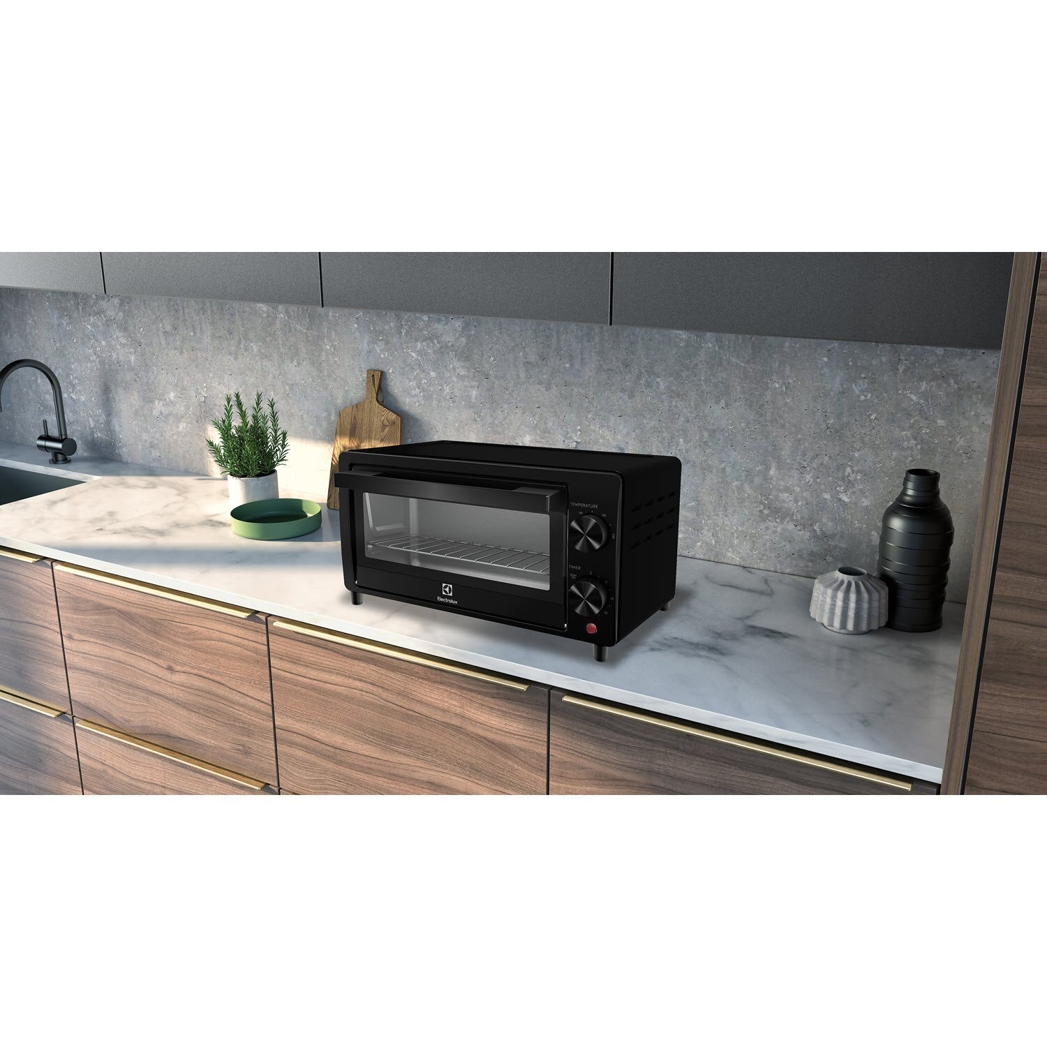 EOT0908X 9L UltimateTaste 300 electric oven on a kitchen countertop