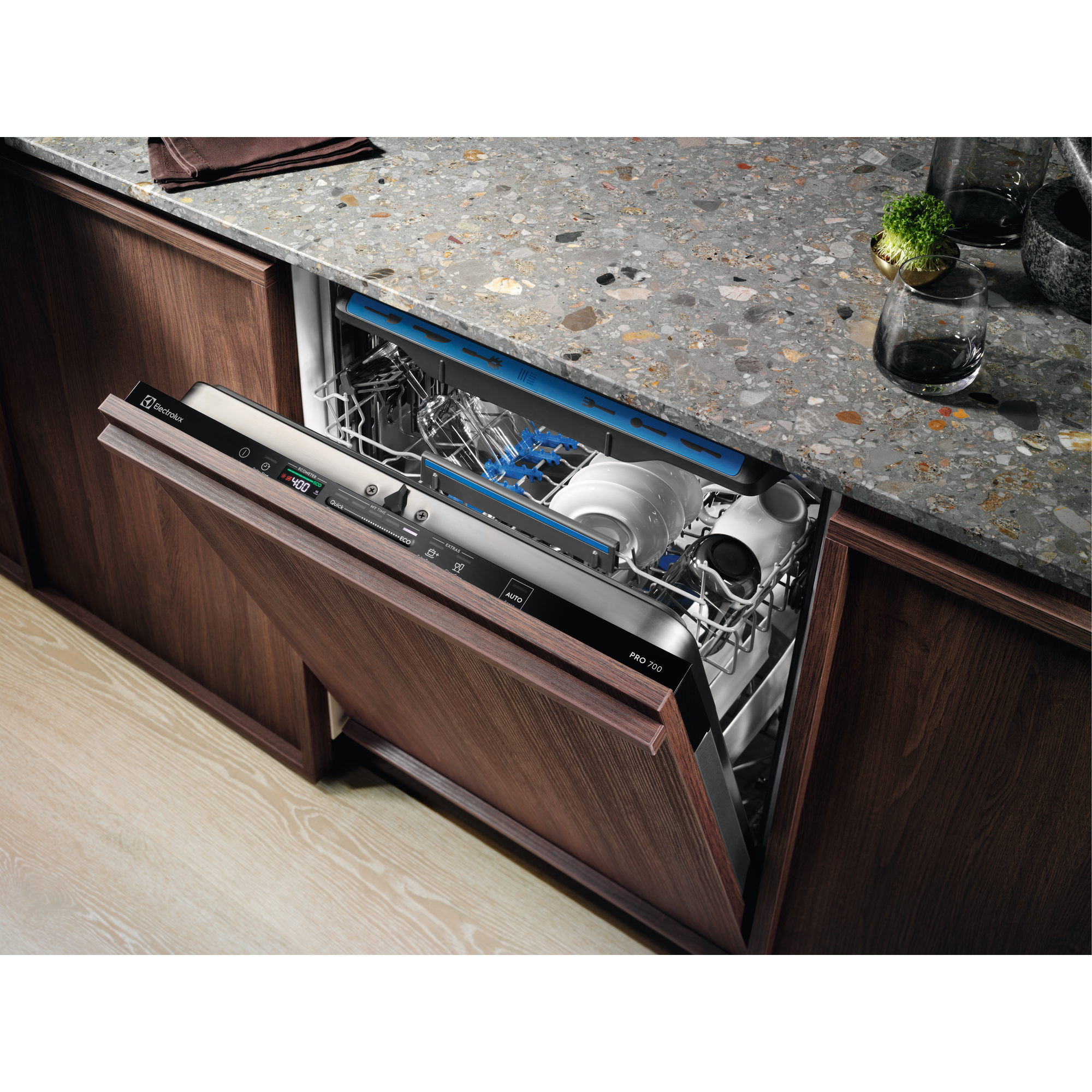 EEM48301L 60cm built-in dishwasher with 14 place settings - White