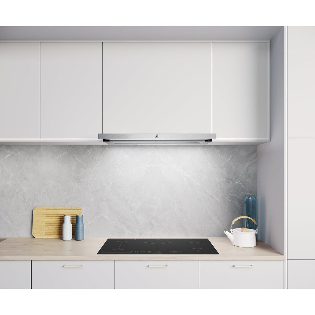 ECP9541X 90cm pull-out extractor hood installed under a kitchen cabinet